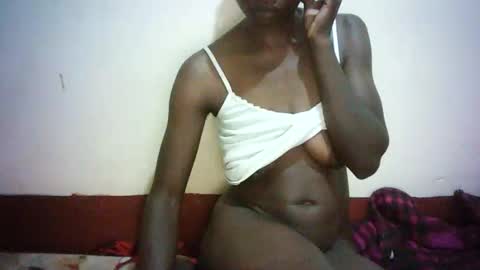 Snapshot of queen_joan chatting on February 22, 3:23 am queen_joan online show from February 22, 3:23 am