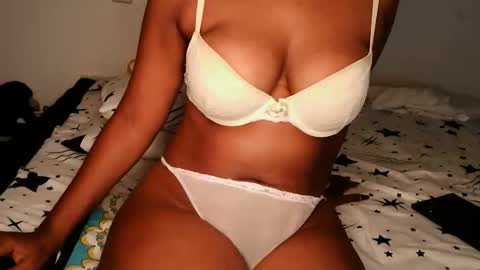 Snapshot of queen_joy123 chatting on November 16, 9:42 pm queen_joy123 online show from November 16, 9:42 pm