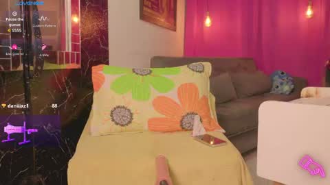 queen_kamil online show from June 26, 10:58 pm