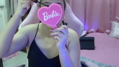 QueenHennessy online show from February 13, 5:26 am