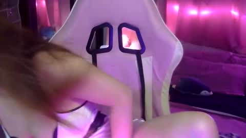 QueenHennessy online show from November 5, 5:46 pm