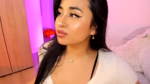 Snapshot of queen_liana chatting on December 7, 8:55 am Liana online show from December 7, 8:55 am