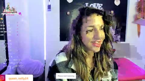 Snapshot of queen_natttyy chatting on December 14, 2:34 am queen_natttyy online show from December 14, 2:34 am