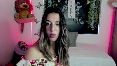 Snapshot of queen_natttyy chatting on September 24, 2:31 pm queen_natttyy online show from September 24, 2:31 pm