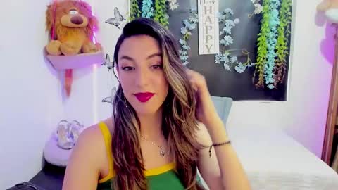 Snapshot of queen_natttyy chatting on September 25, 3:27 pm queen_natttyy online show from September 25, 3:27 pm