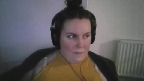 Snapshot of queen_o_swords chatting on February 27, 5:57 pm queen_o_swords online show from February 27, 5:57 pm