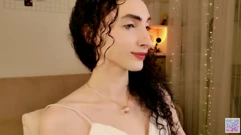 Snapshot of queen_of_tease chatting on February 14, 6:15 pm queen_of_tease online show from February 14, 6:15 pm