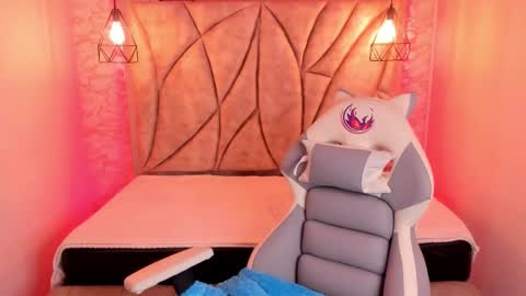   online show from February 6, 2:58 pm