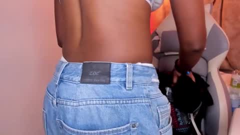   online show from February 7, 11:45 pm