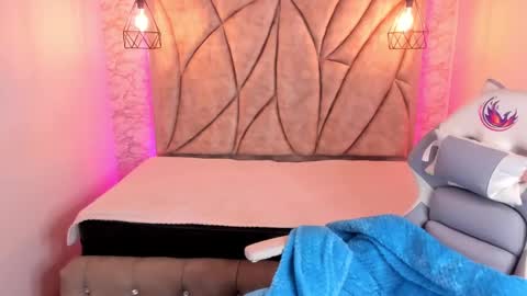   online show from February 26, 12:03 pm