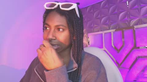   online show from March 22, 12:41 pm