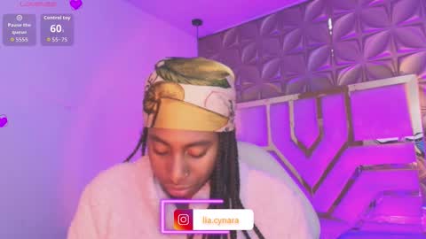   online show from March 29, 5:35 pm