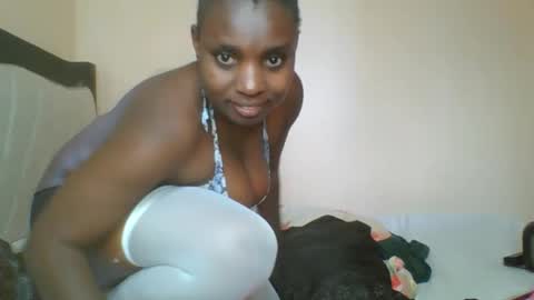 Snapshot of queen_wow2 chatting on June 11, 11:41 am queen online show from June 11, 11:41 am