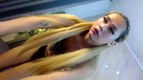 CALL ME YOUR QUEEN AIVY1 online show from December 19, 11:01 pm