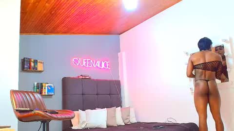 Snapshot of queenaliice chatting on February 9, 7:18 pm ALICE online show from February 9, 7:18 pm