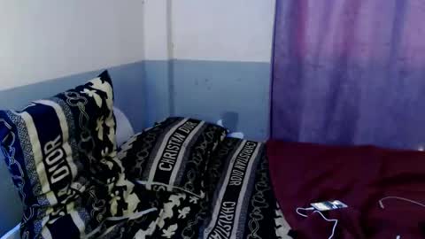 Snapshot of queenbee_mistress chatting on February 7, 7:07 am queenbee_mistress online show from February 7, 7:07 am