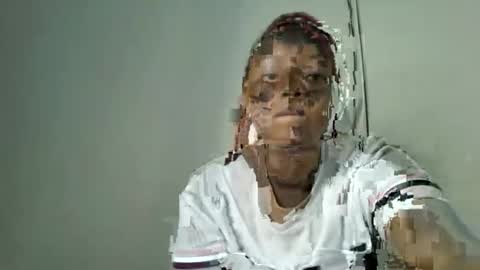 queen online show from November 23, 8:30 pm