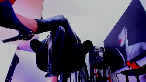 Misscatsnow online show from January 14, 2:17 am