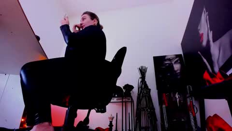 Misscatsnow online show from January 15, 2:38 am