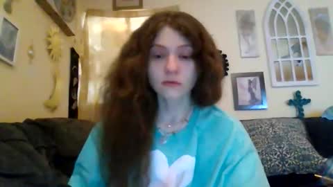 Snapshot of queencrimsonlvx chatting on June 3, 2:14 am queencrimsonlvx online show from June 3, 2:14 am