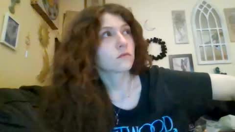 Snapshot of queencrimsonlvx chatting on June 10, 2:16 pm queencrimsonlvx online show from June 10, 2:16 pm
