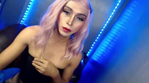 Snapshot of queenfoxylady chatting on October 21, 5:57 pm just call me QUEEN and ill be there online show from October 21, 5:57 pm