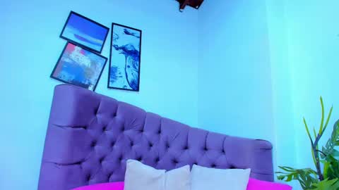 Queen online show from September 23, 6:22 pm