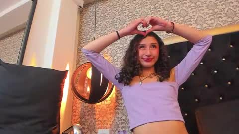 QUEENJEENN online show from December 5, 9:17 pm