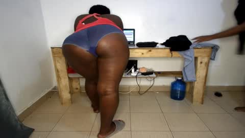 Nina online show from April 8, 7:03 pm