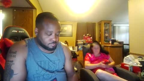 Snapshot of queenking55 chatting on July 1, 3:52 am Queen N King Fun Night online show from July 1, 3:52 am