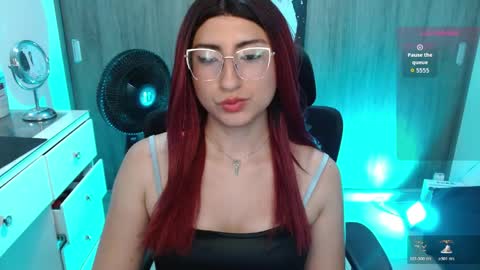 Snapshot of queenlilith_paradise chatting on April 13, 10:59 pm Queenlilith online show from April 13, 10:59 pm