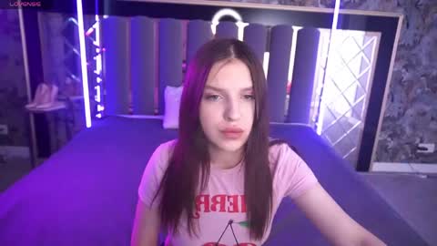 Snapshot of queenlilithh chatting on May 25, 12:44 pm queenlilithh online show from May 25, 12:44 pm