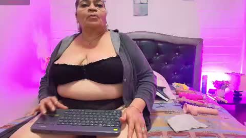 VickyBoobss online show from June 25, 12:31 pm