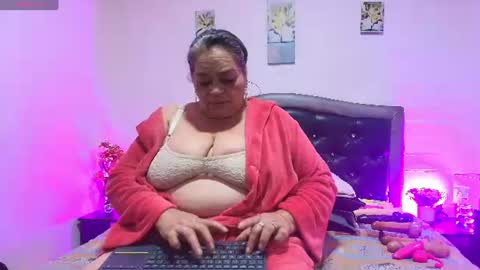 VickyBoobss online show from July 18, 1:43 am