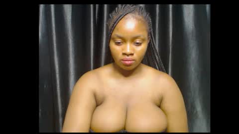 Snapshot of queenofalltest chatting on November 2, 12:57 am Zoey online show from November 2, 12:57 am