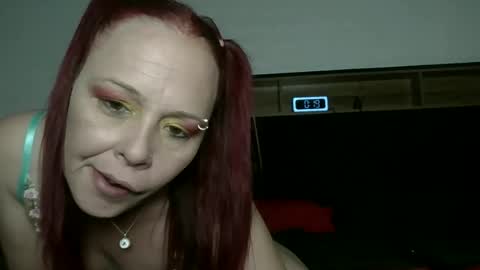 Snapshot of queenofmen69 chatting on April 27, 7:17 am queenofmen69 online show from April 27, 7:17 am