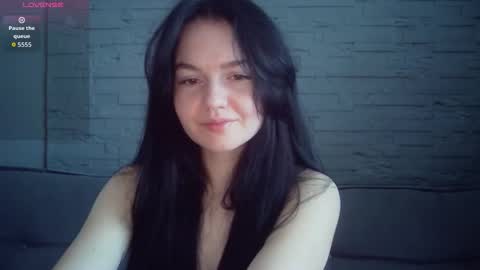 QueenOfModels online show from February 14, 6:21 am