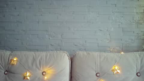 QueenOfModels online show from April 23, 5:41 am