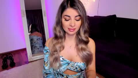 Queennofyuredreams online show from April 18, 10:10 pm