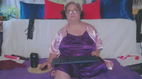 QueenPammy online show from February 11, 7:02 am