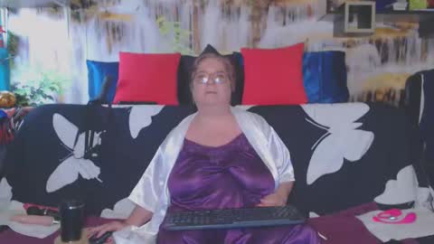 QueenPammy online show from March 14, 7:14 am