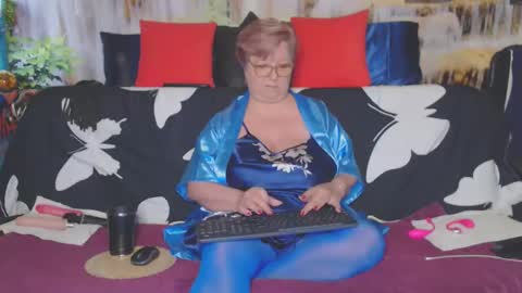 QueenPammy online show from March 15, 6:30 am