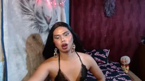 queenpinayebony_xx online show from June 3, 12:41 pm