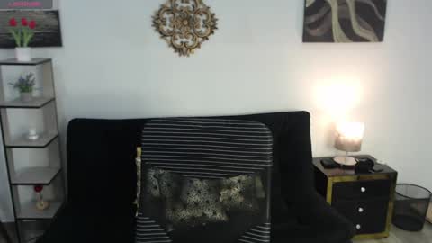 Snapshot of queenpink777 chatting on January 6, 12:46 pm Rose online show from January 6, 12:46 pm