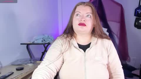 Snapshot of queensami7 chatting on November 9, 6:12 am Samantha online show from November 9, 6:12 am