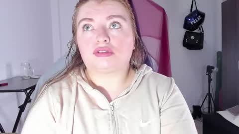 Snapshot of queensami7 chatting on November 11, 2:22 am Samantha online show from November 11, 2:22 am