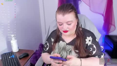 Snapshot of queensami7 chatting on April 25, 11:35 pm Samantha online show from April 25, 11:35 pm