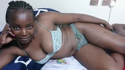 Snapshot of queensassy38 chatting on April 15, 10:55 am Sassy online show from April 15, 10:55 am