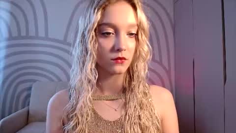Snapshot of queenserenaaa chatting on June 26, 9:14 am Serena XoXo online show from June 26, 9:14 am