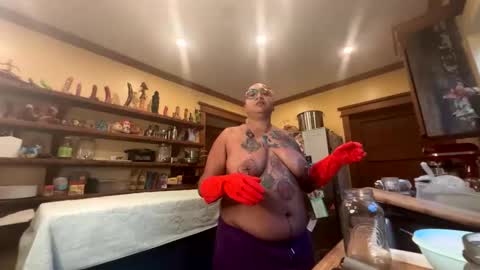 Queen Hilarity online show from March 18, 12:03 am